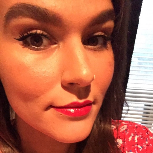 Meet your Posher, Alyssa - Picture 1 of 1